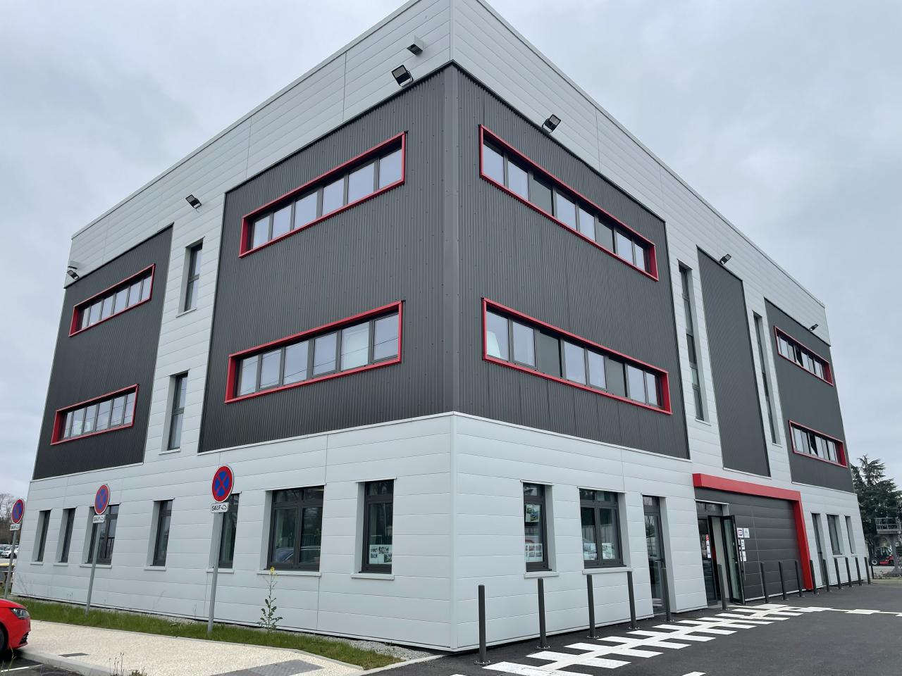 Bureau Bouguenais 425m² Location bureau Bouguenais Loire-Atlantique OLBUR2310774 0